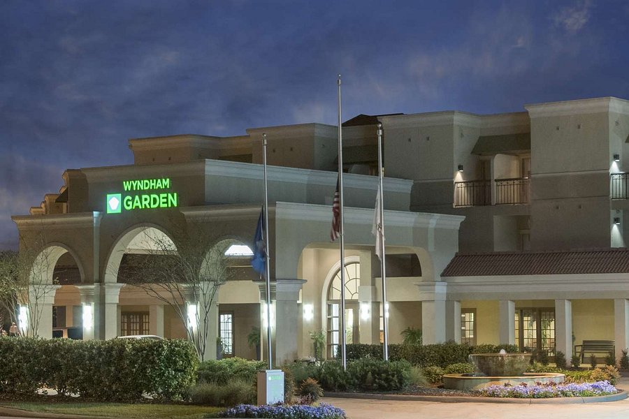 Wyndham Garden Baton Rouge — Hotel operations